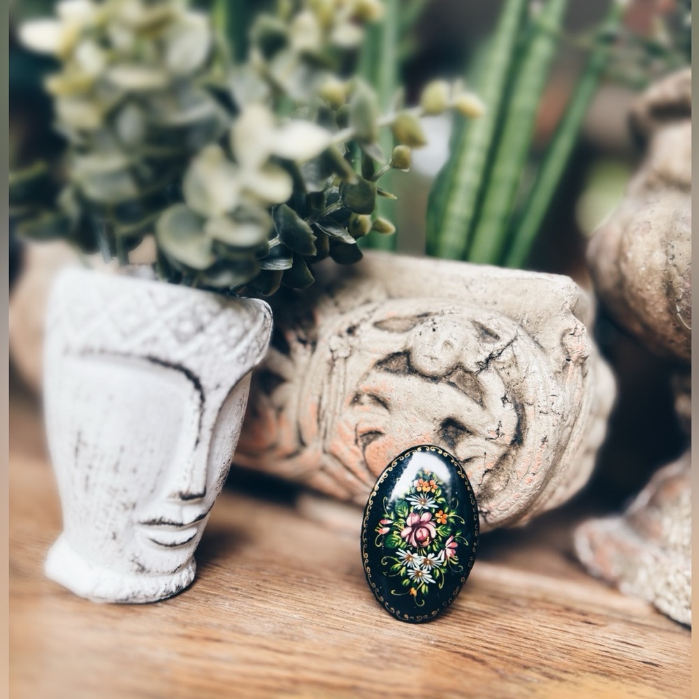 Vintage 1960s Hand-Painted Russian Lacquered Floral Brooc